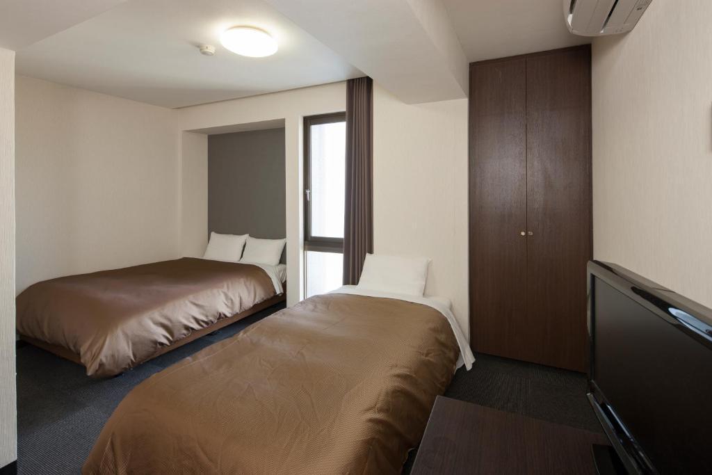 Hotel Plaza Inn Токусима Экстерьер фото